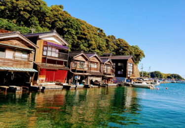 伊根の舟屋で海鮮食べてキレイな海を体感しに行こう