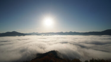 雲海に囲まれる黒井城跡